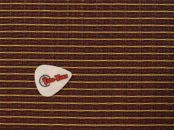 Grillcloth Fender Oxblood w/ gold stripe - 60 x 90 cm